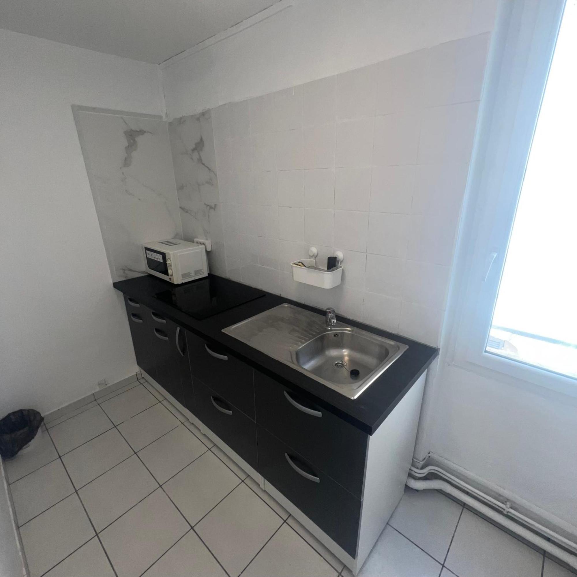 Studio Tapisvert St Charles Canebiere Vieux Port Marsiglia Esterno foto